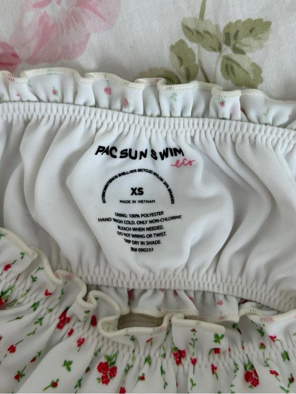 PacSun White Floral Ruffle Bikini Top - White with Red & Green Floral Print